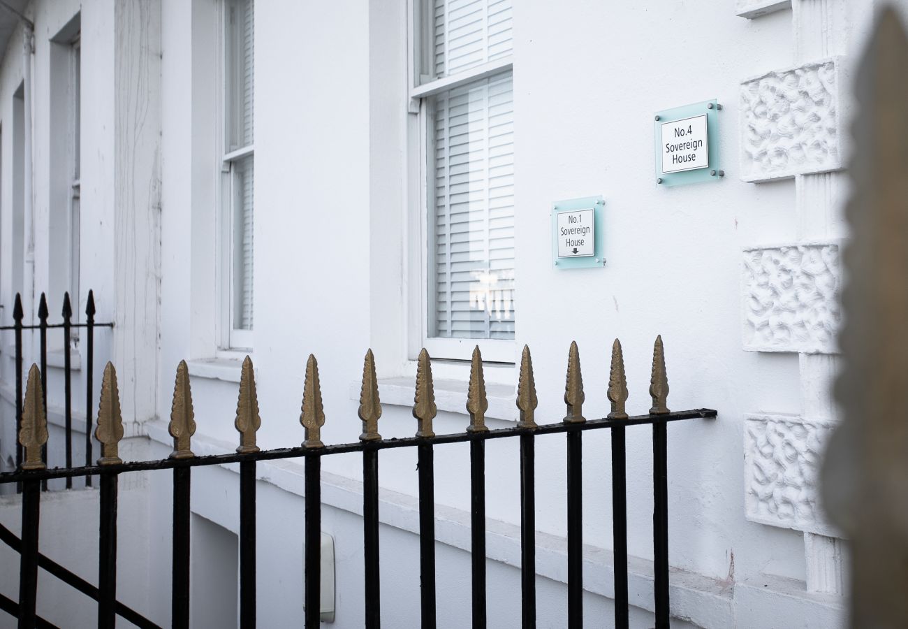 Fresh Escapes - Sovereign House - 2 Bed Apartment - Torquay