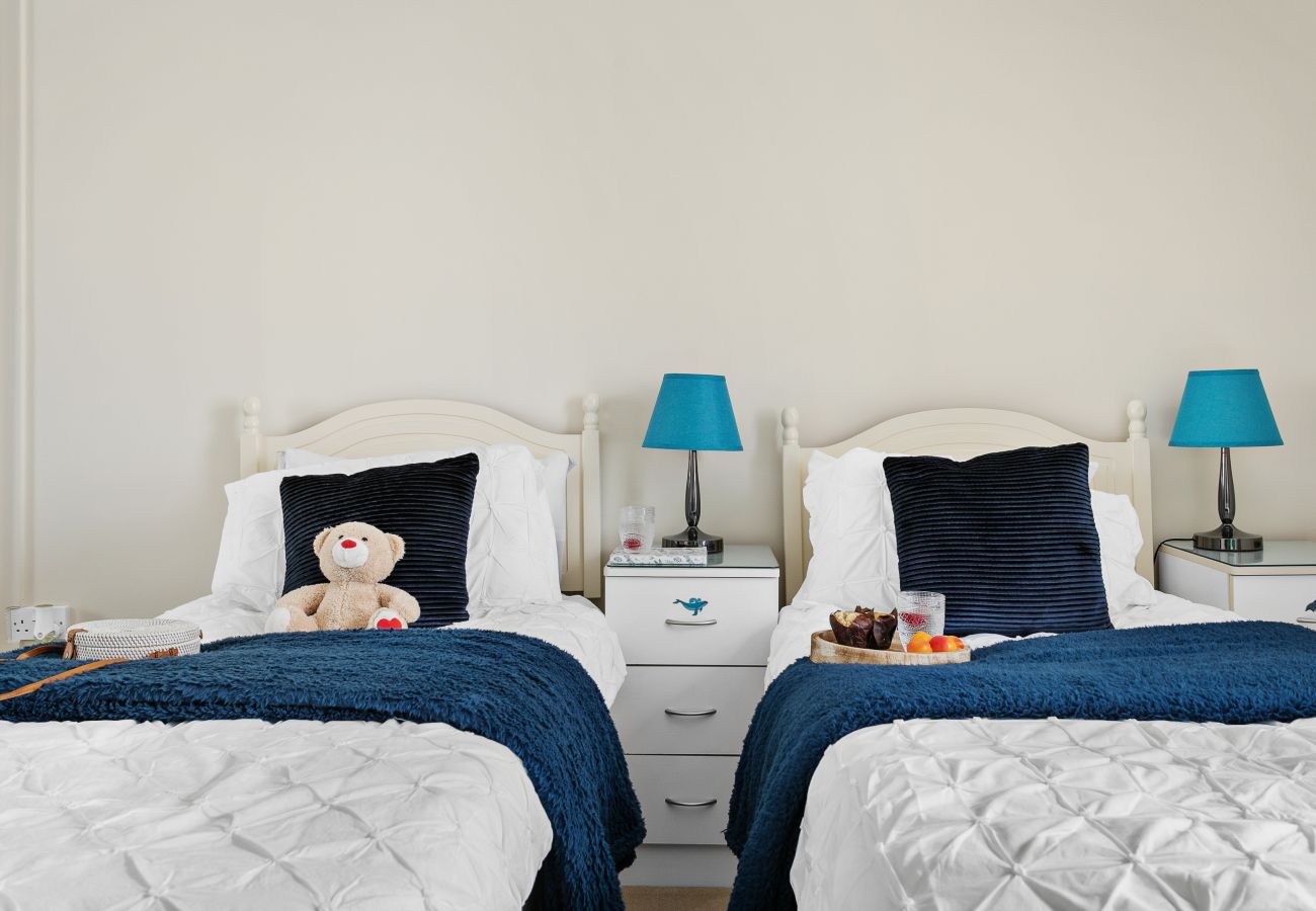 Fresh Escapes - Sovereign House - 2 Bed Apartment - Torquay