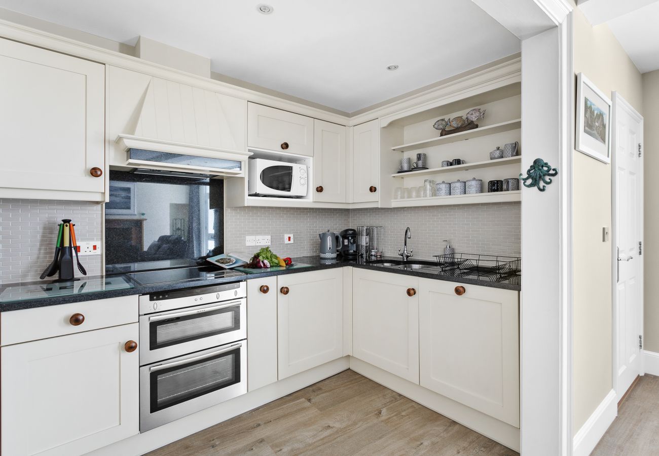 Fresh Escapes - Sovereign House - 2 Bed Apartment - Torquay