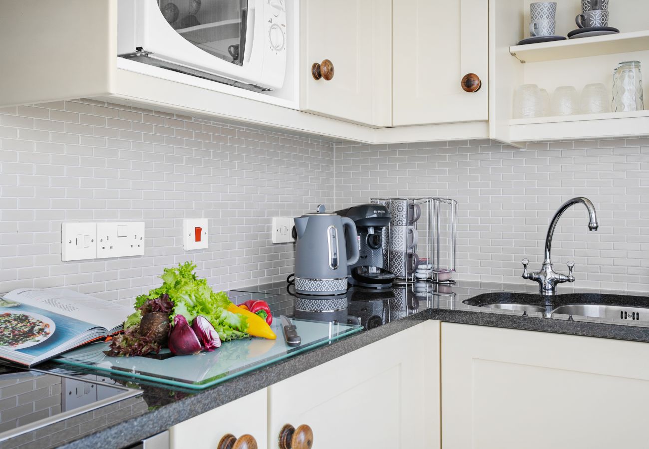 Fresh Escapes - Sovereign House - 2 Bed Apartment - Torquay