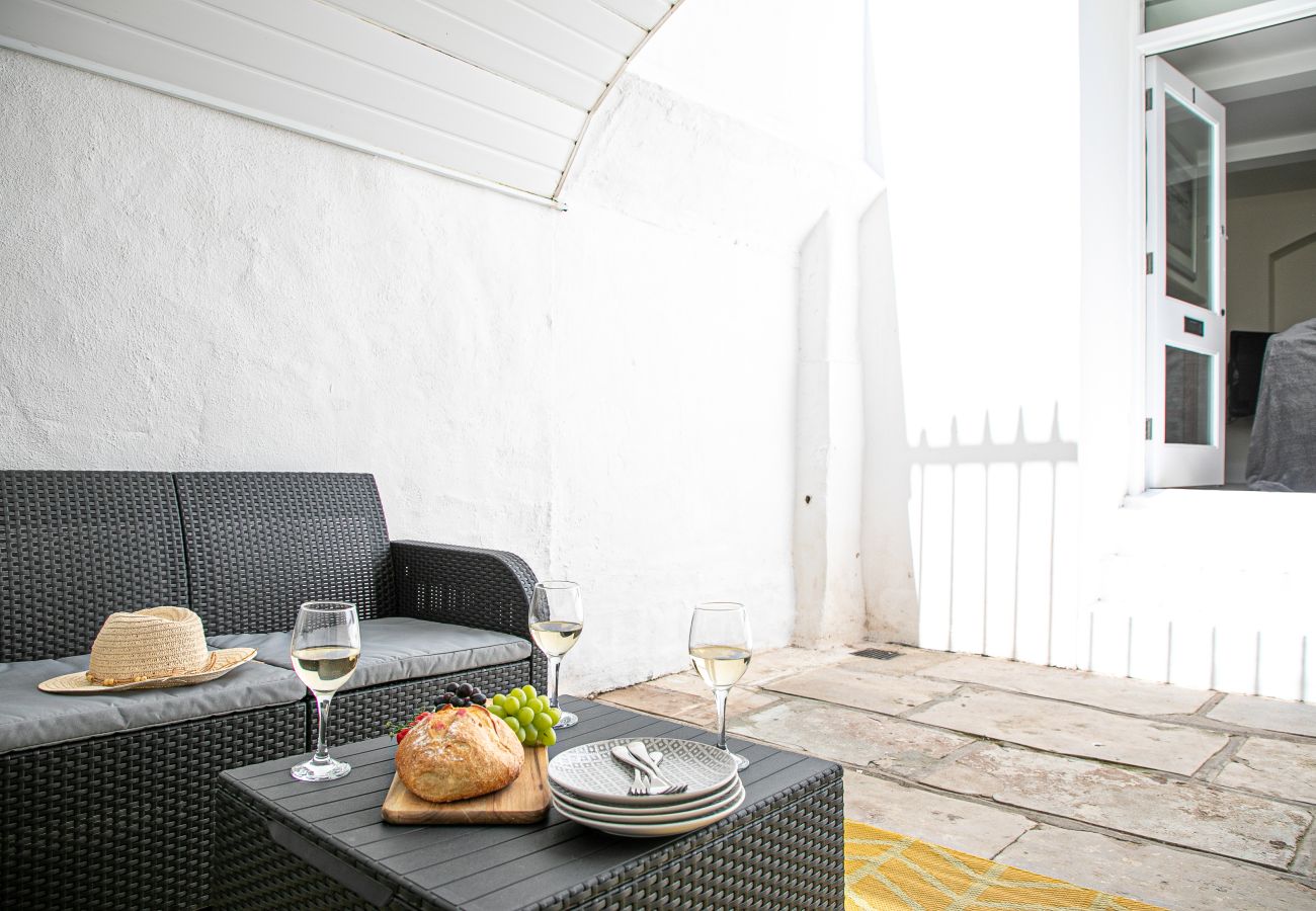 Fresh Escapes - Sovereign House - 2 Bed Apartment - Torquay