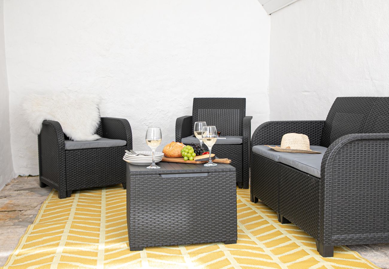 Fresh Escapes - Sovereign House - 2 Bed Apartment - Torquay