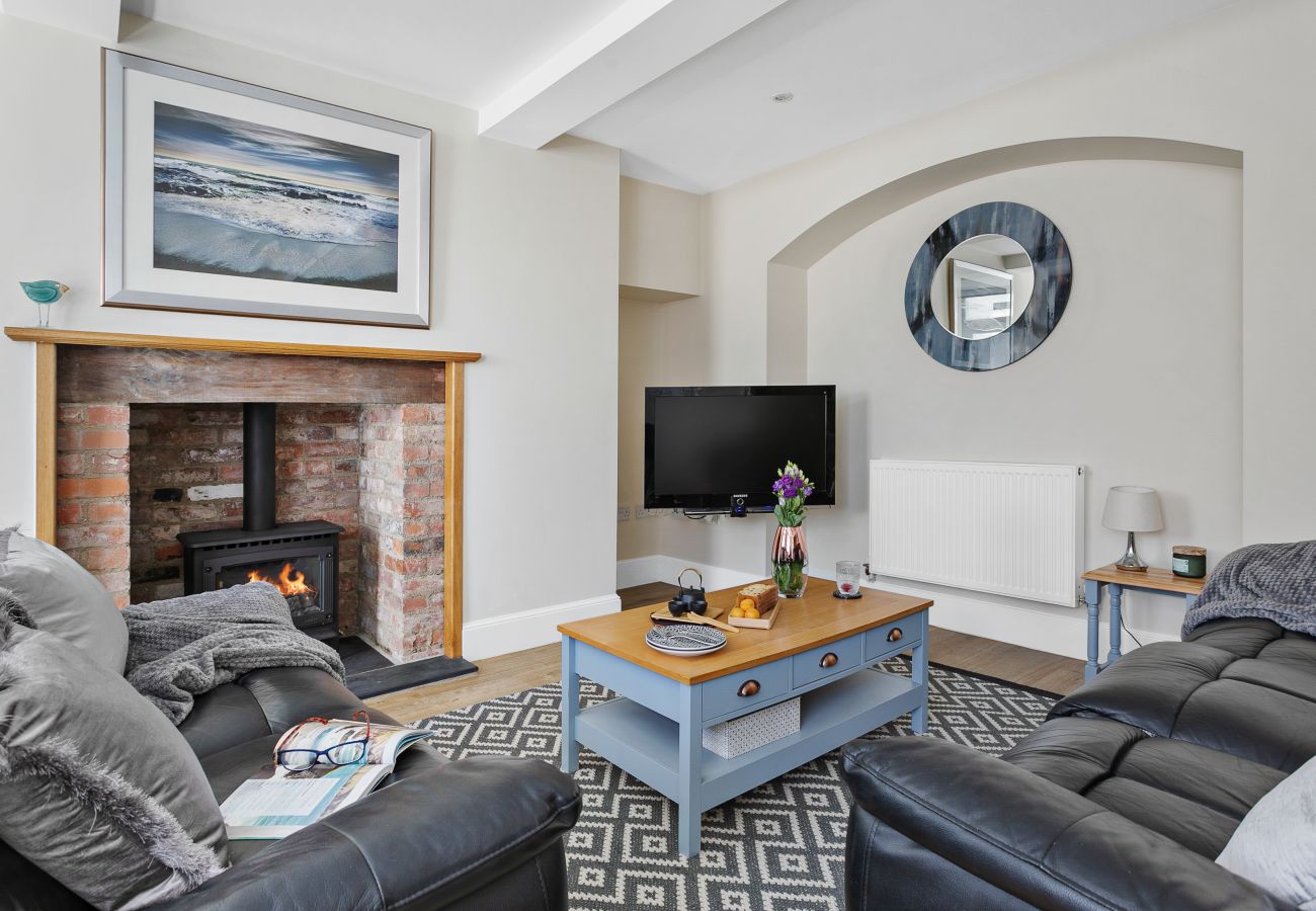 Fresh Escapes - Sovereign House - 2 Bed Apartment - Torquay- Log Burner