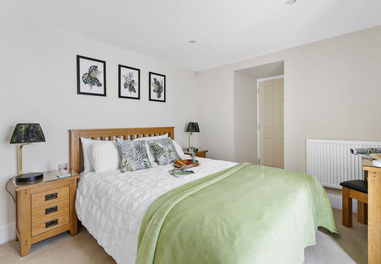 Fresh Escapes - Sovereign House - 2 Bed Apartment - Torquay