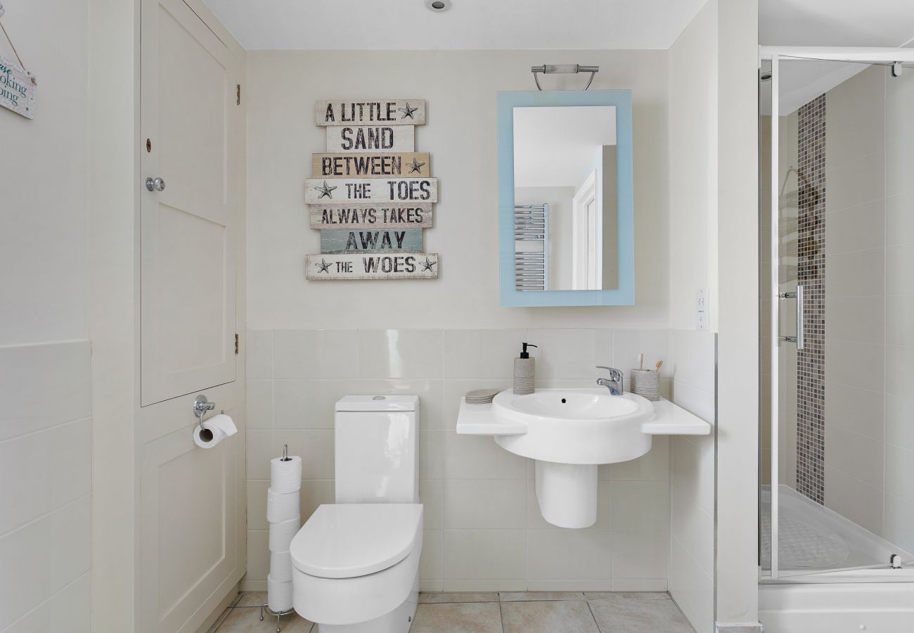 Fresh Escapes - Sovereign House - 2 Bed Apartment - Torquay