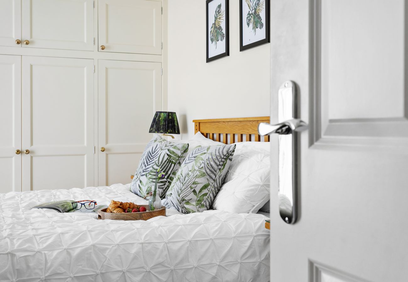 Fresh Escapes - Sovereign House - 2 Bed Apartment - Torquay