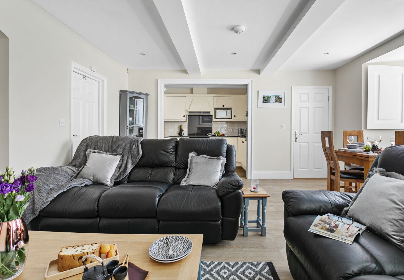 Fresh Escapes - Sovereign House - 2 Bed Apartment - Torquay