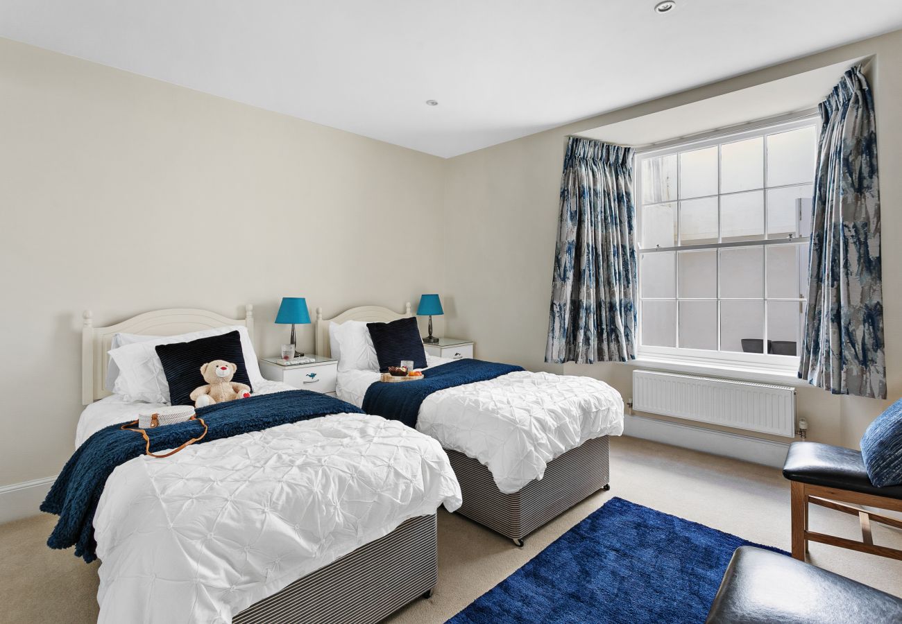 Fresh Escapes - Sovereign House - 2 Bed Apartment - Torquay