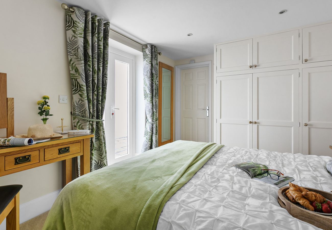 Fresh Escapes - Sovereign House - 2 Bed Apartment - Torquay