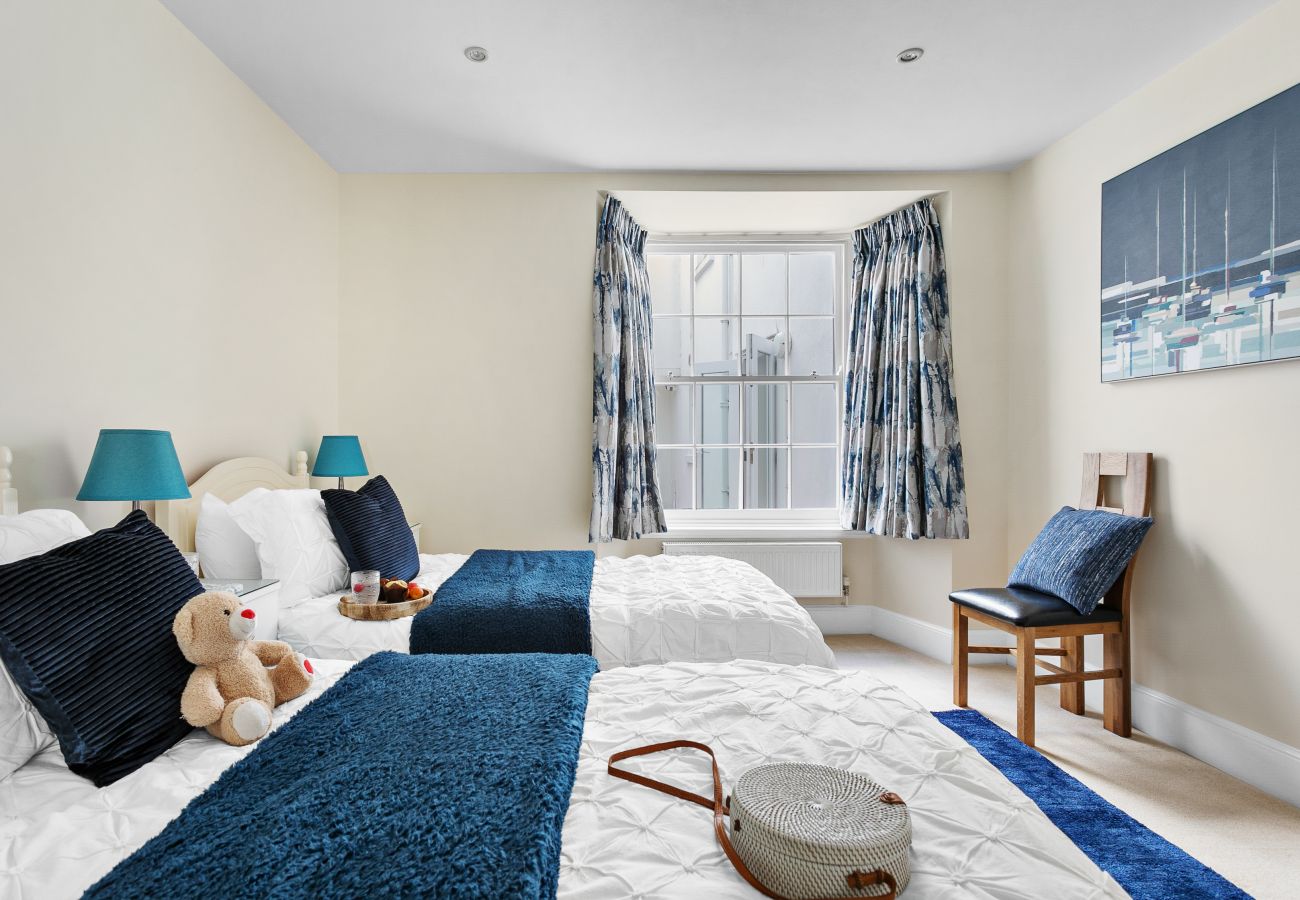 Fresh Escapes - Sovereign House - 2 Bed Apartment - Torquay