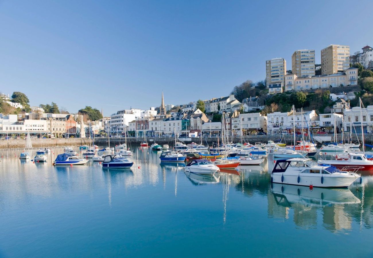Fresh Escapes - Sovereign House - 2 Bed Apartment - Torquay