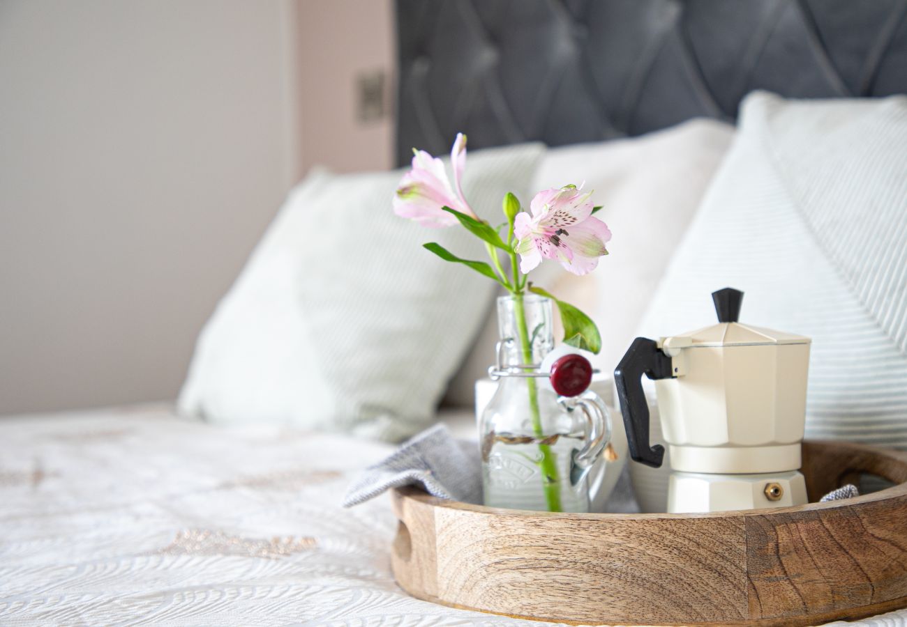 Fresh Escapes - Coombe Bank, Teignmouth, Sleeps 4 