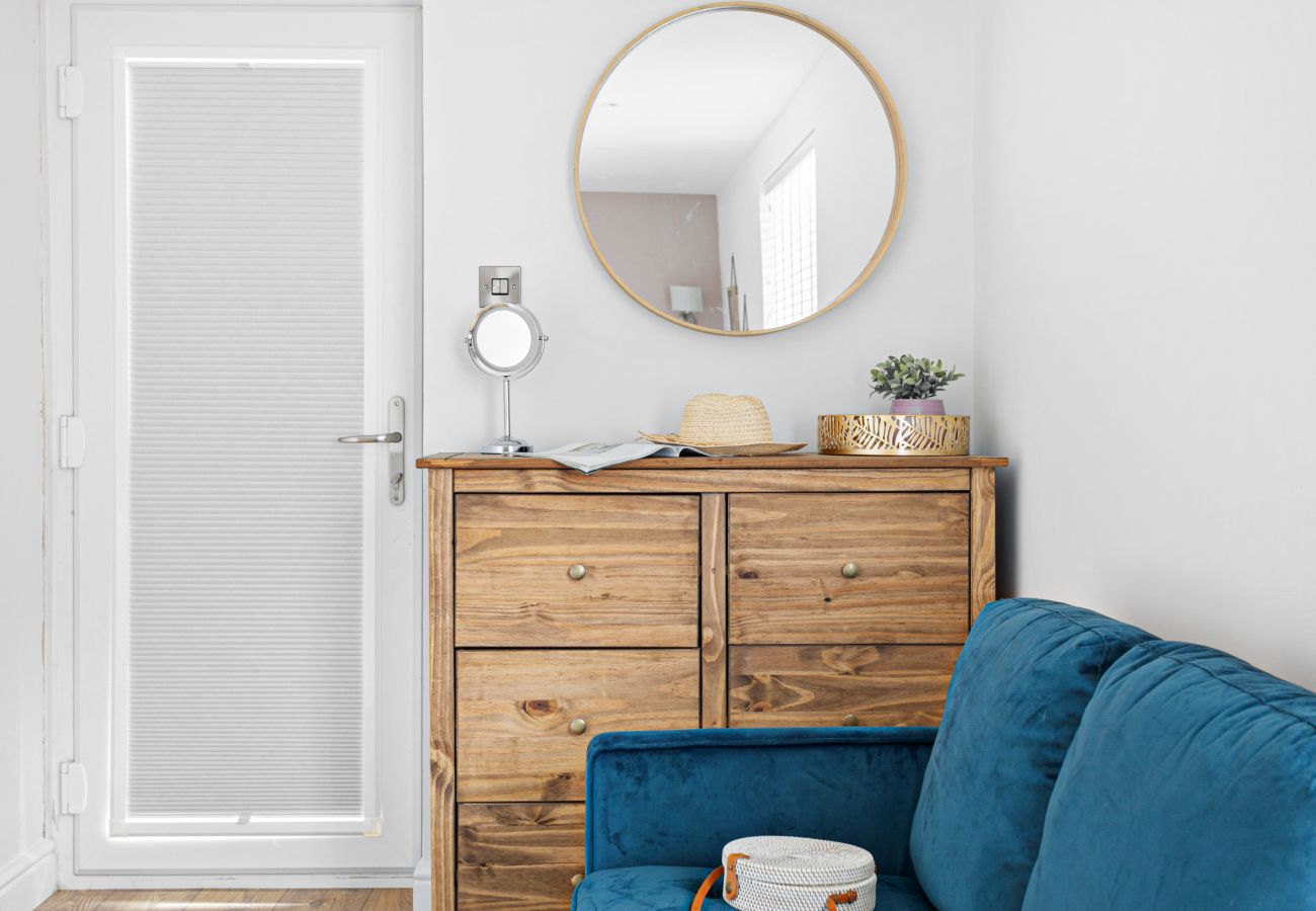 Apartment in Teignmouth - Coombe Bank - Seaboard spirit, contemporary chic