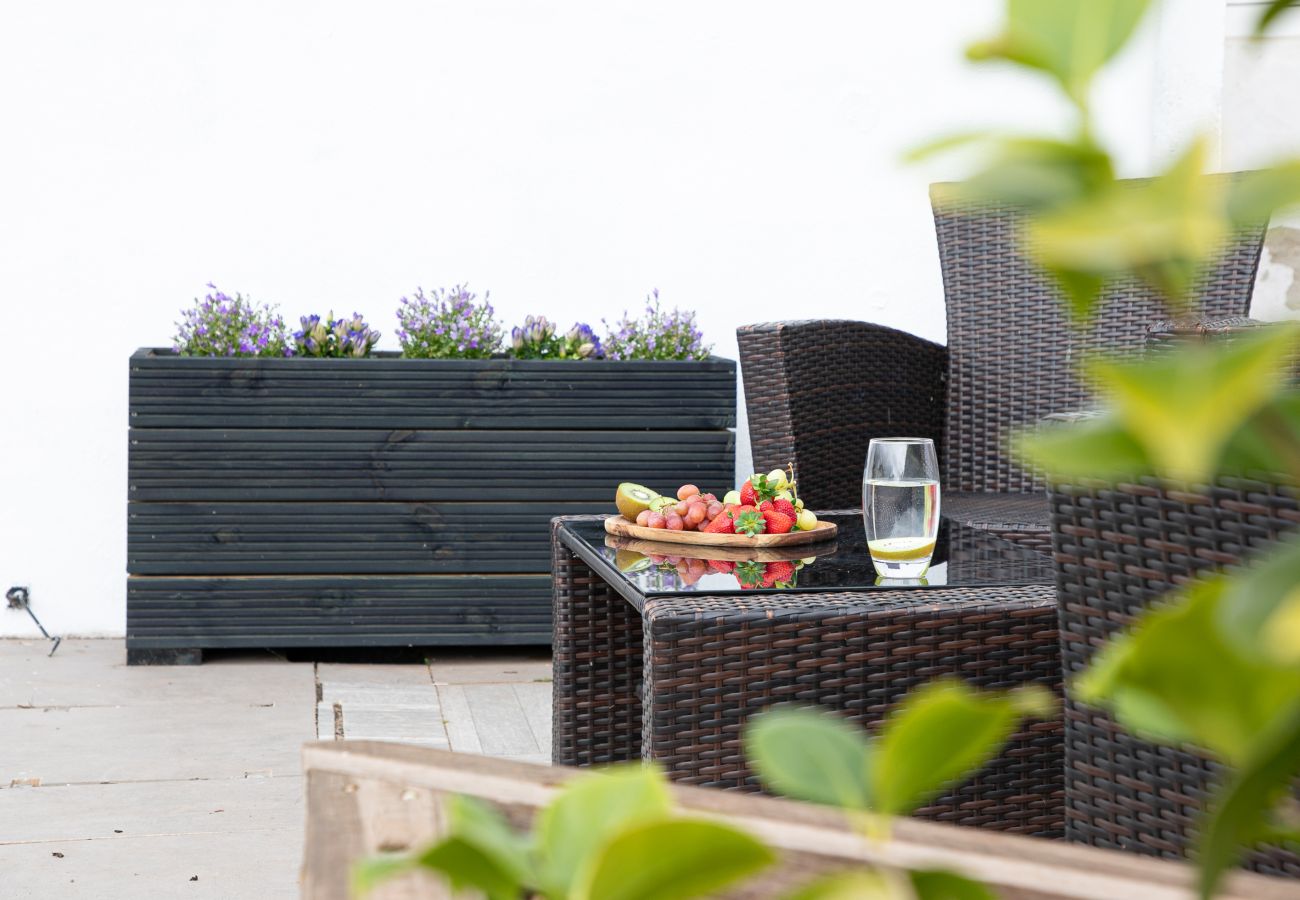 Fresh Escapes - Coombe Bank, Teignmouth, Sleeps 4 Garden