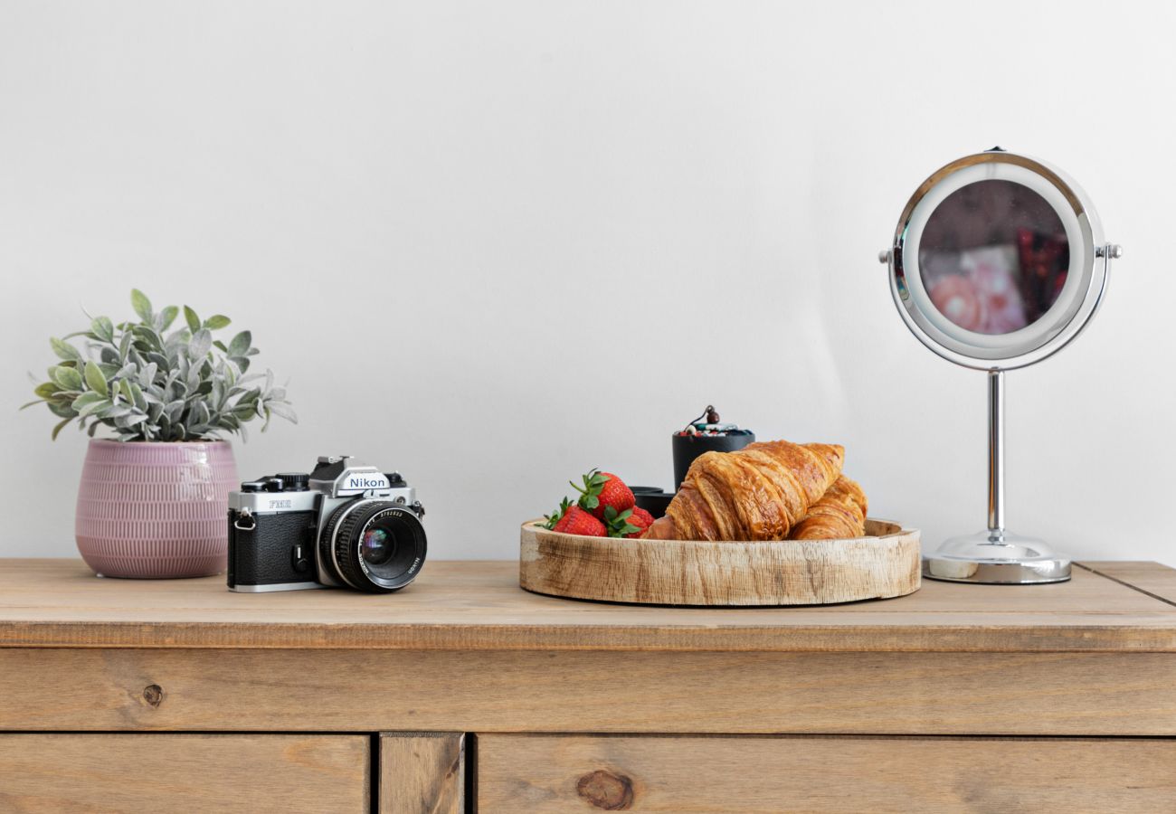 Fresh Escapes - Coombe Bank, Teignmouth, Sleeps 4 