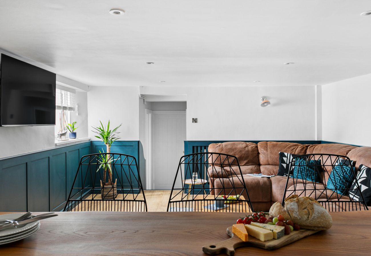 Fresh Escapes - Coombe Bank, Teignmouth, Sleeps 4 