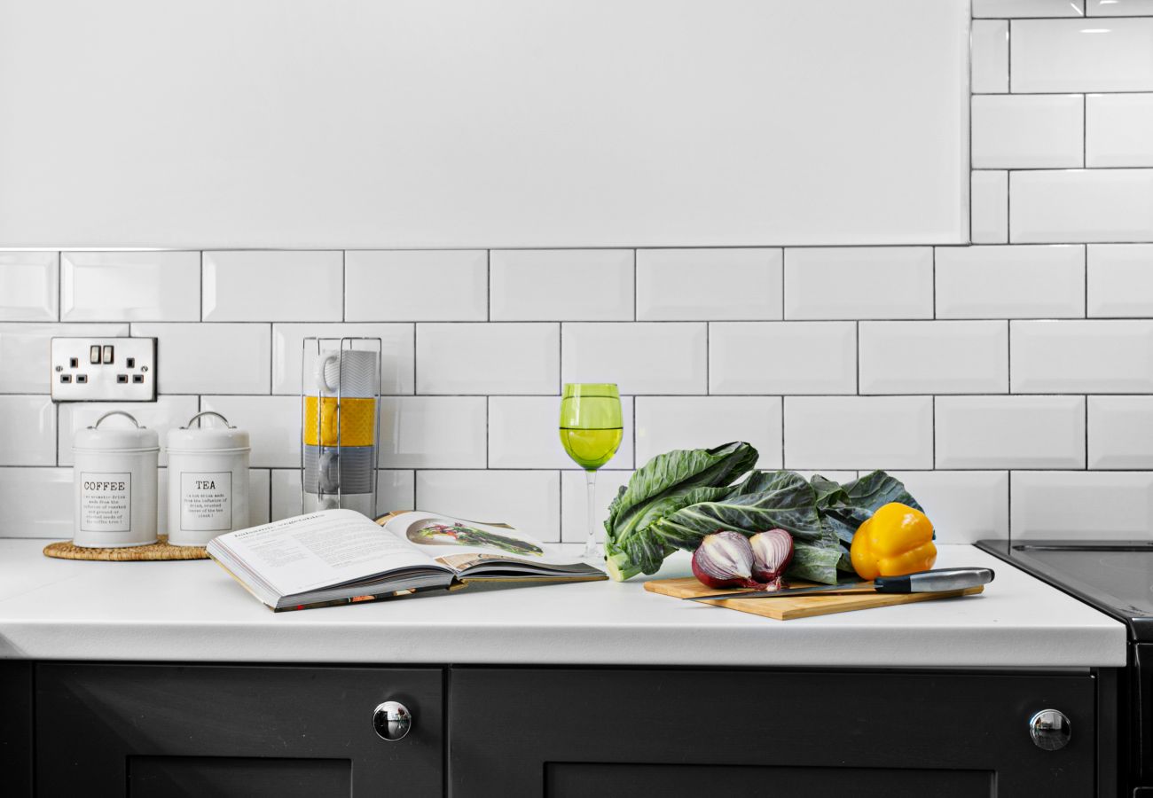 Fresh Escapes - Coombe Bank, Teignmouth, Sleeps 4 