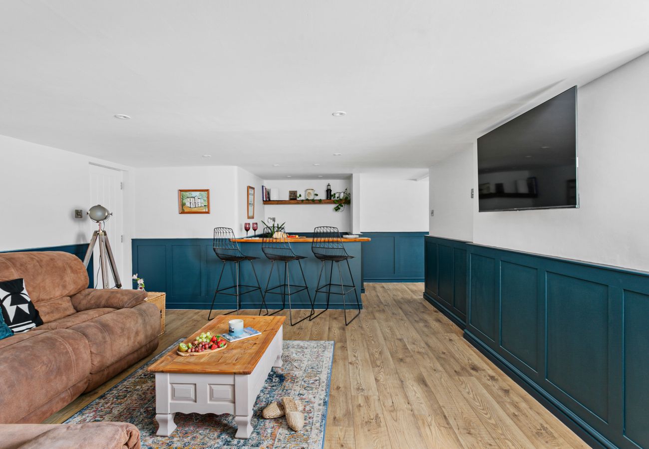 Fresh Escapes - Coombe Bank, Teignmouth, Sleeps 4 