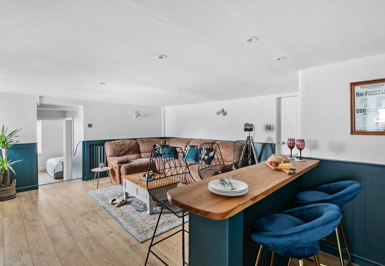 Fresh Escapes - Coombe Bank, Teignmouth, Sleeps 4 