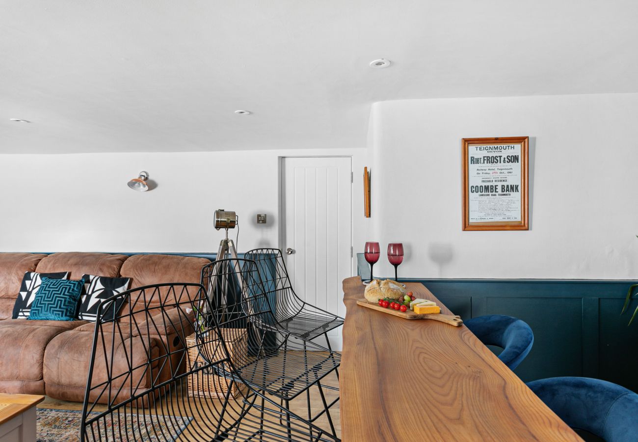 Fresh Escapes - Coombe Bank, Teignmouth, Sleeps 4 