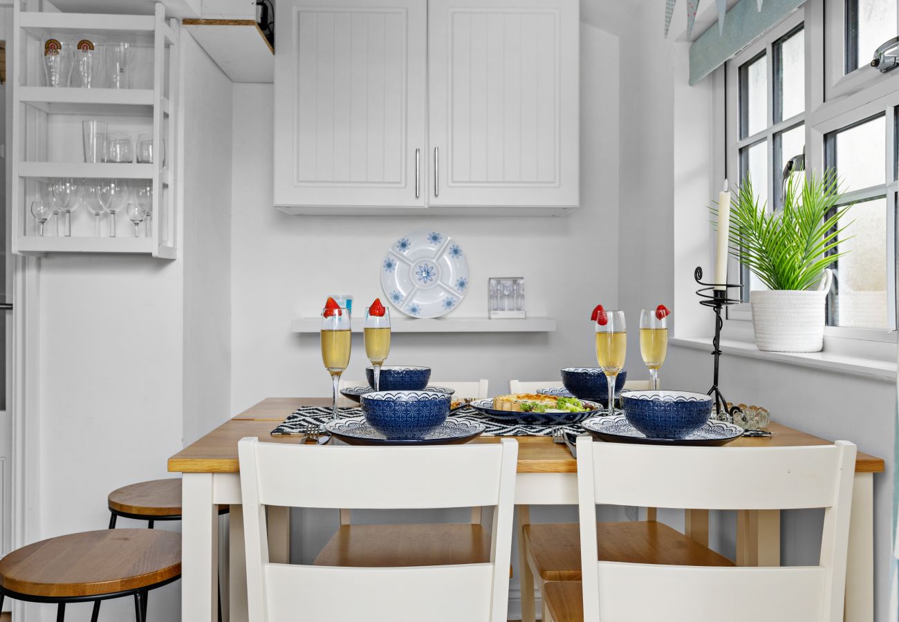 House in Torquay - The Boathouse - Panoramic Sea View Retreat, near Town, Marina & Beach and Parking