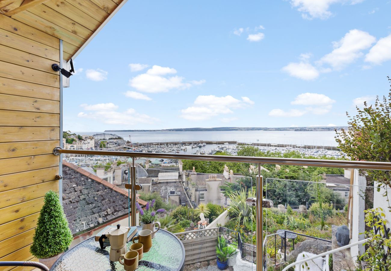 House in Torquay - The Boathouse - Panoramic Sea View Retreat, near Town, Marina & Beach and Parking