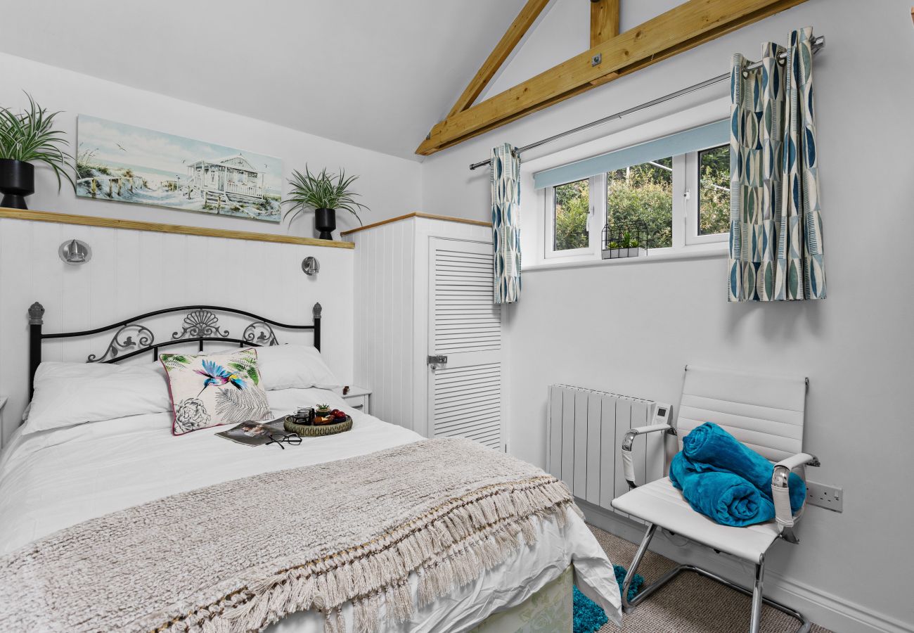 House in Torquay - The Boathouse - Panoramic Sea View Retreat, near Town, Marina & Beach and Parking