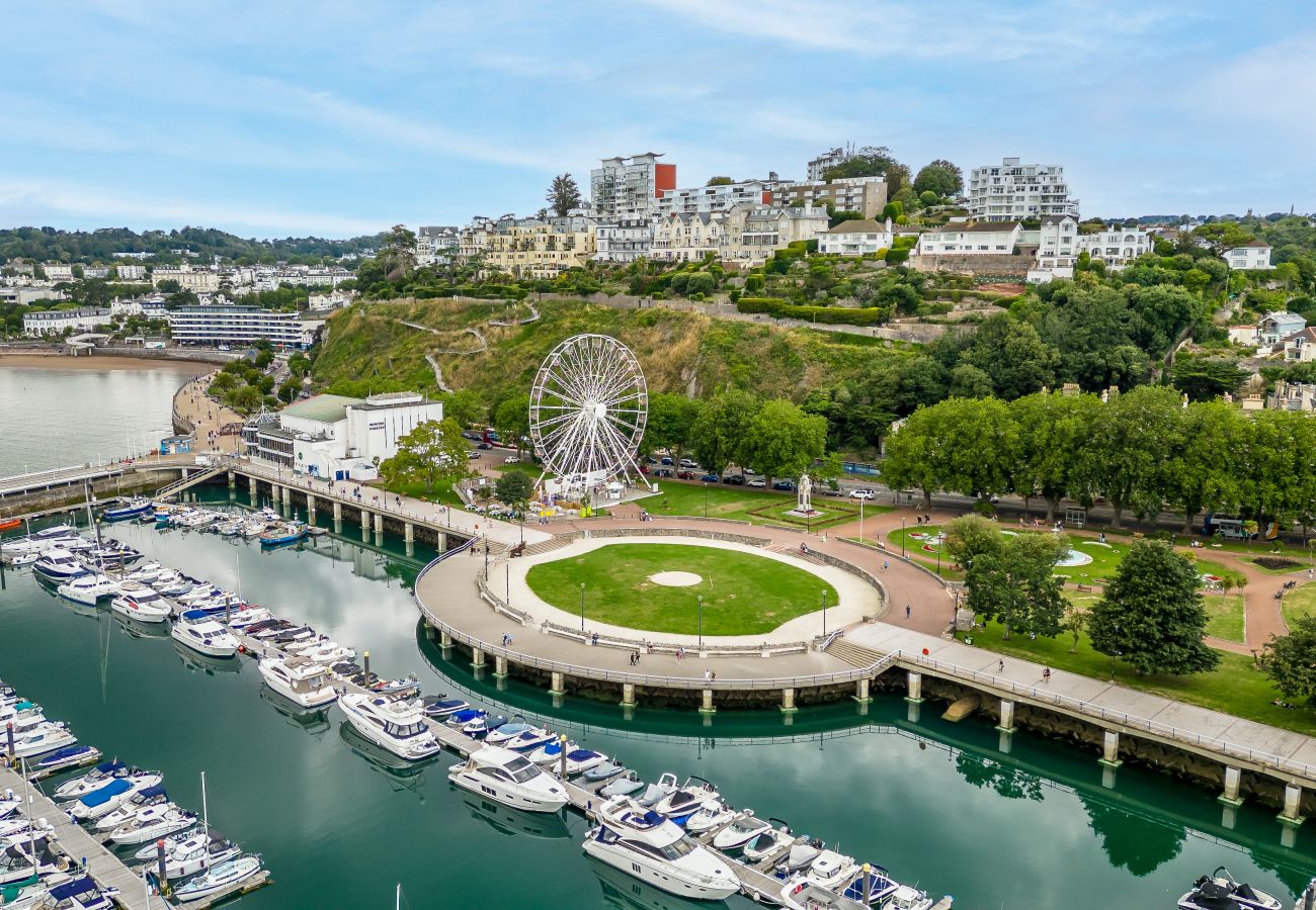 House in Torquay - The Boathouse - Panoramic Sea View Retreat, near Town, Marina & Beach and Parking