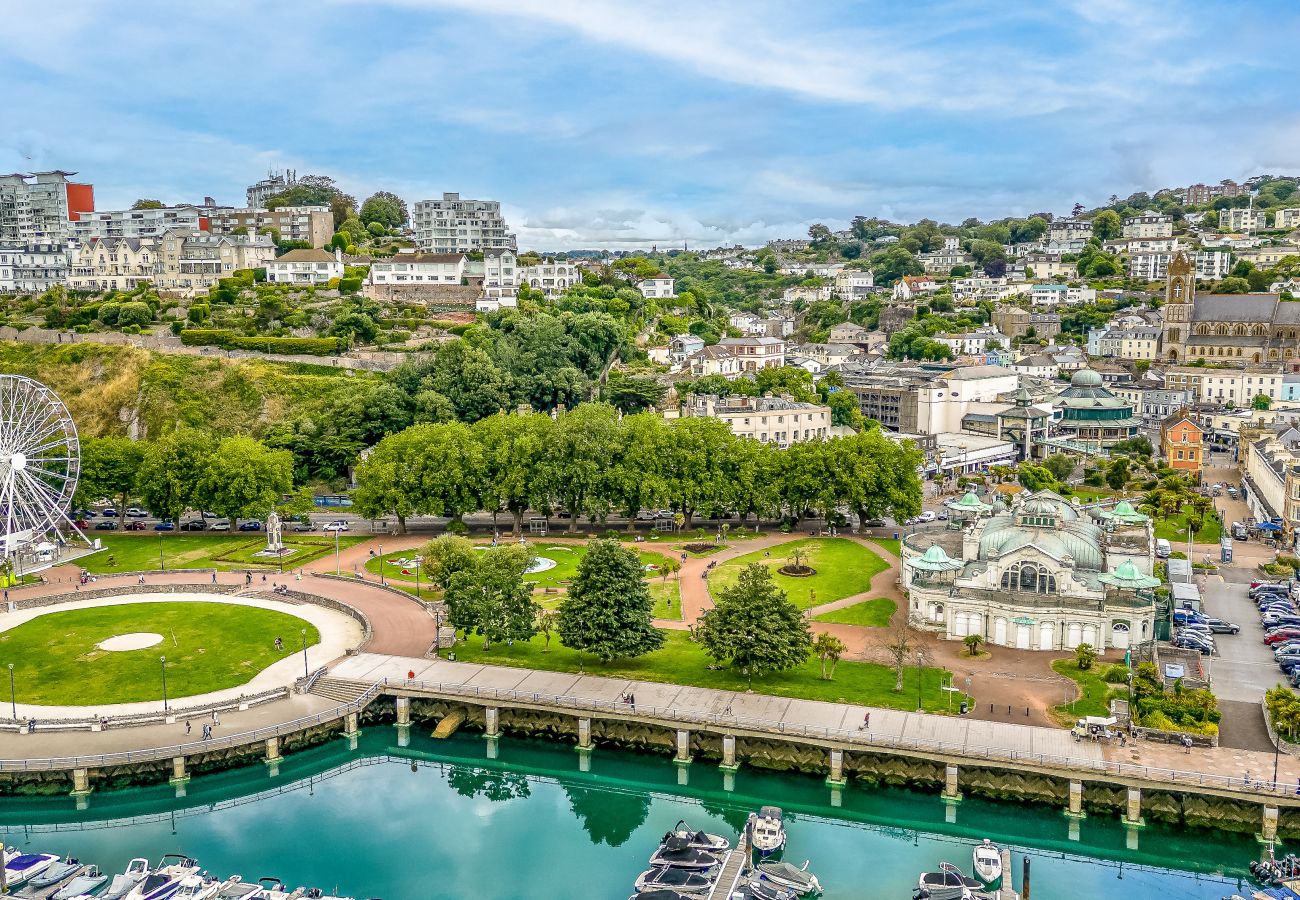 House in Torquay - The Boathouse - Panoramic Sea View Retreat, near Town, Marina & Beach and Parking