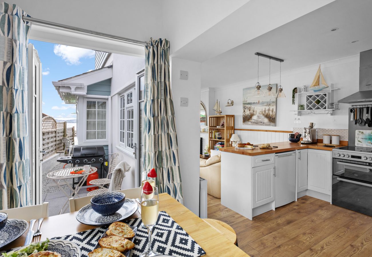 House in Torquay - The Boathouse - Panoramic Sea View Retreat, near Town, Marina & Beach and Parking