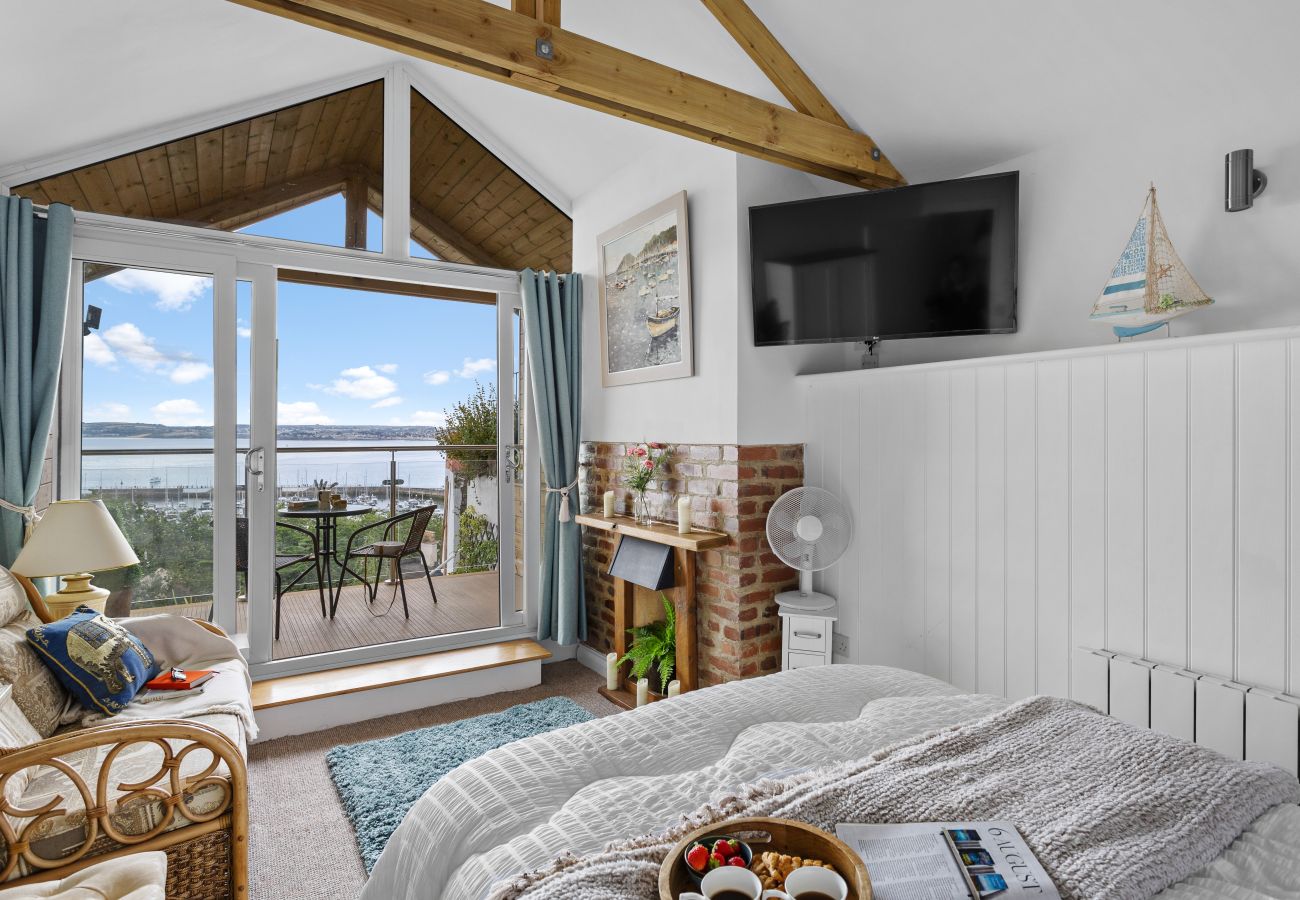 House in Torquay - The Boathouse - Panoramic Sea View Retreat, near Town, Marina & Beach and Parking