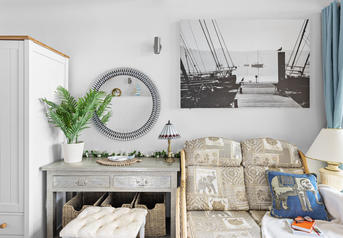 House in Torquay - The Boathouse - Panoramic Sea View Retreat, near Town, Marina & Beach and Parking