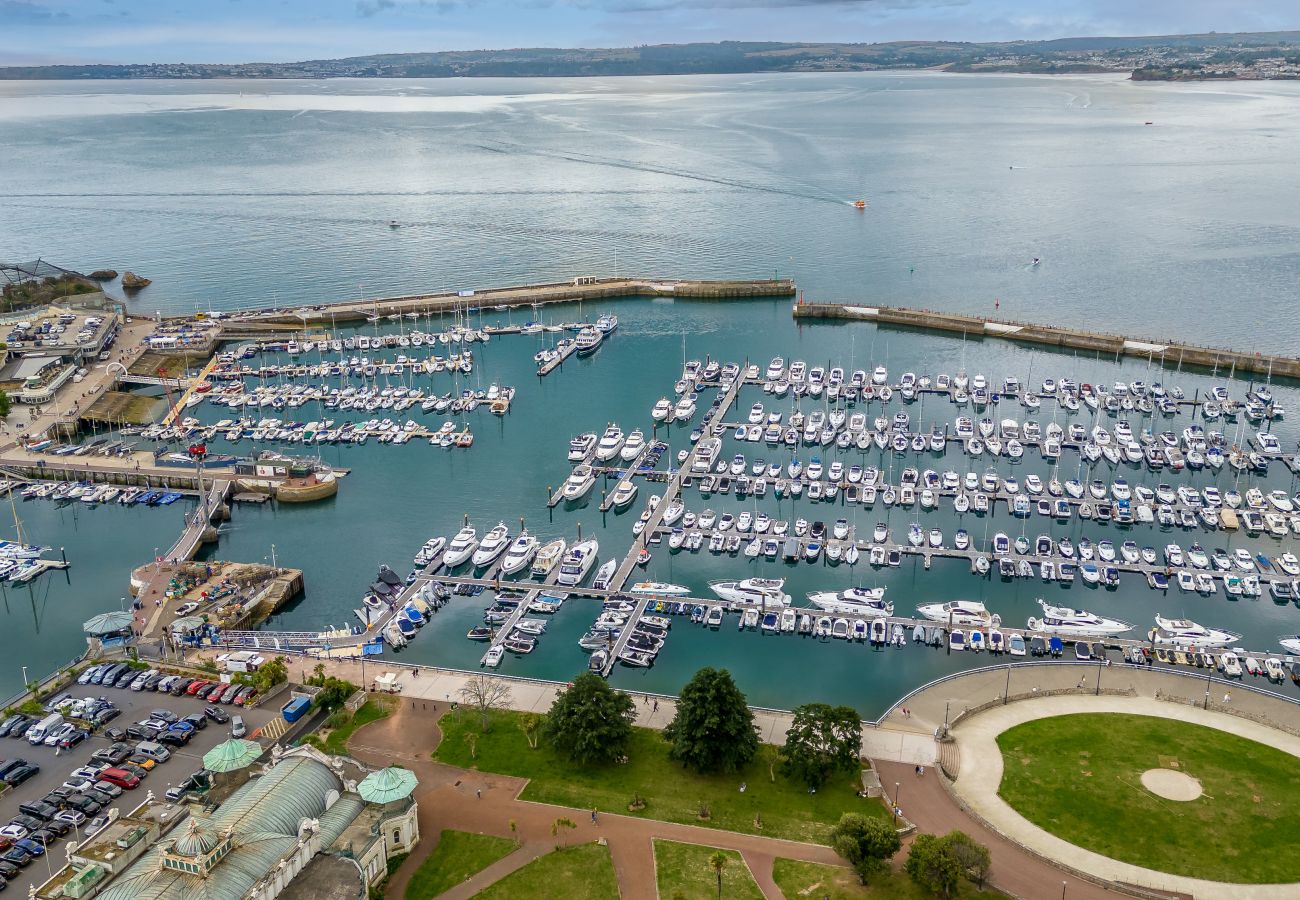 House in Torquay - The Boathouse - Panoramic Sea View Retreat, near Town, Marina & Beach and Parking