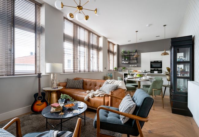 Apartment in Exeter - Cathedral Yard - Art deco luxury, city centre