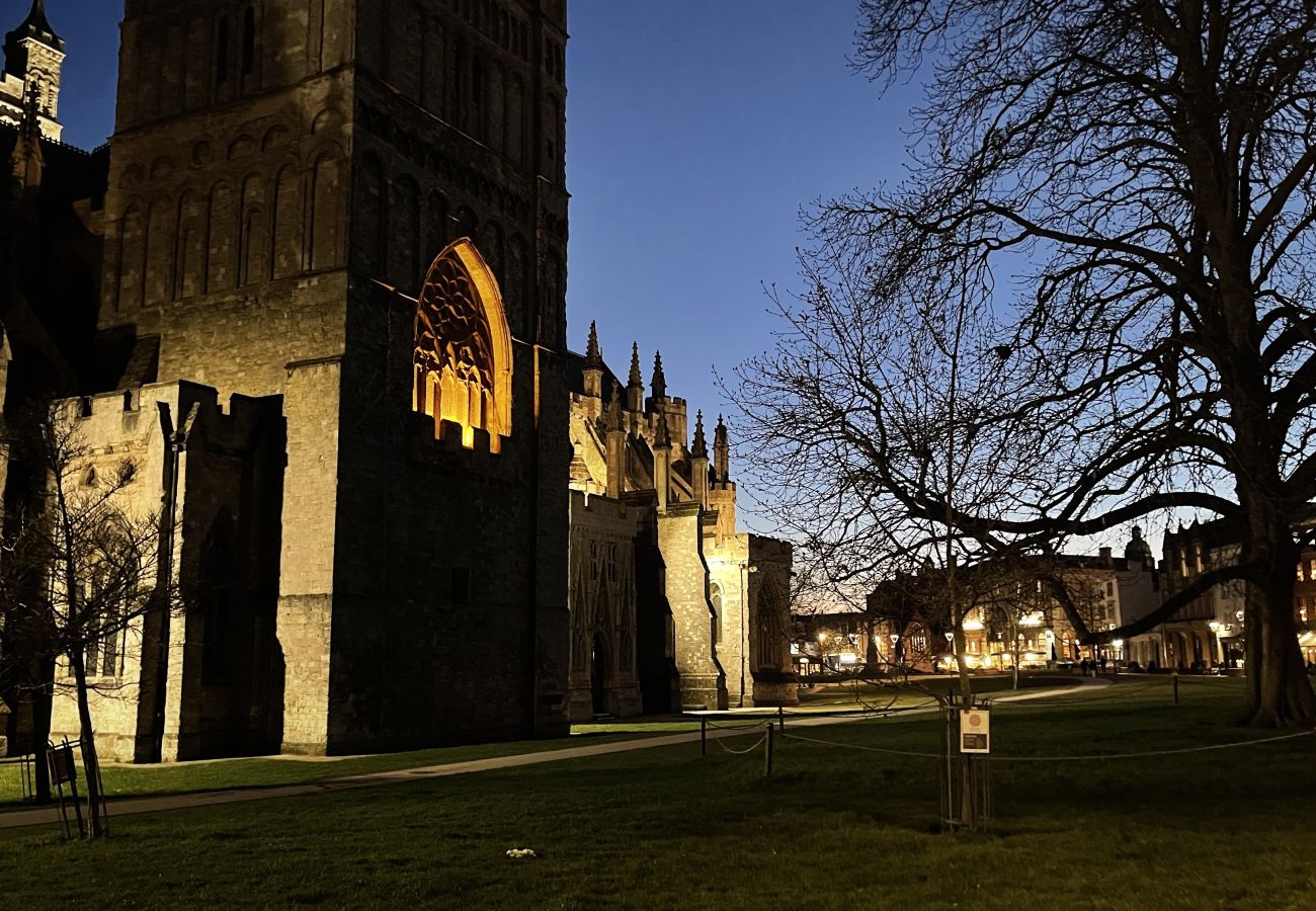 Apartment in Exeter - Cathedral Yard - Art deco luxury, city centre