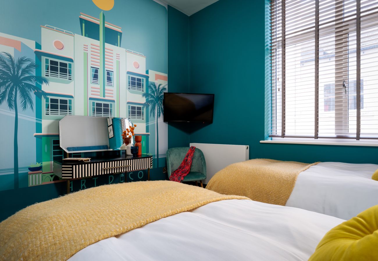 Apartment in Exeter - Cathedral Yard - Art deco luxury, city centre