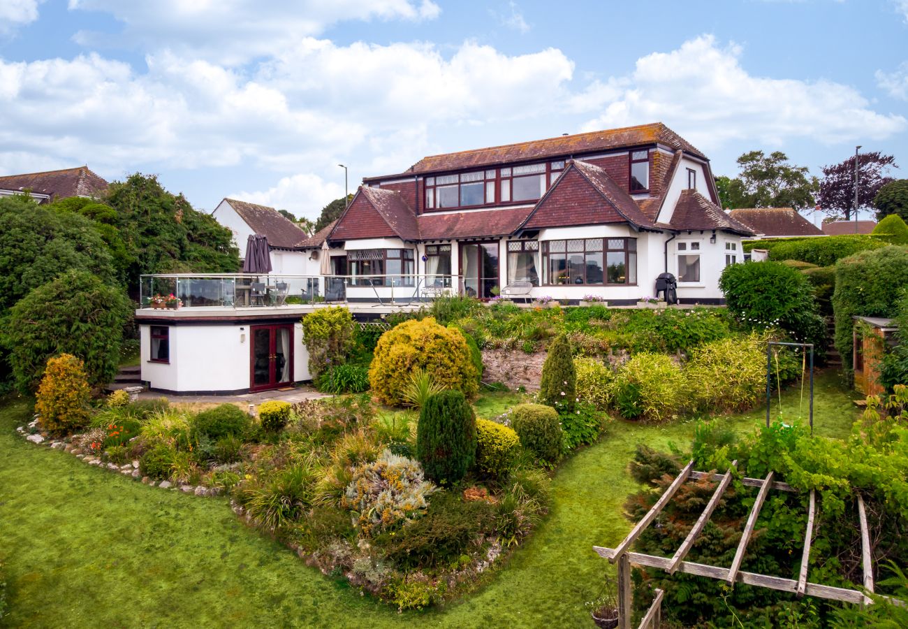 House in Paignton - The Spinney - Large home with hot tub, gym, amazing sea views