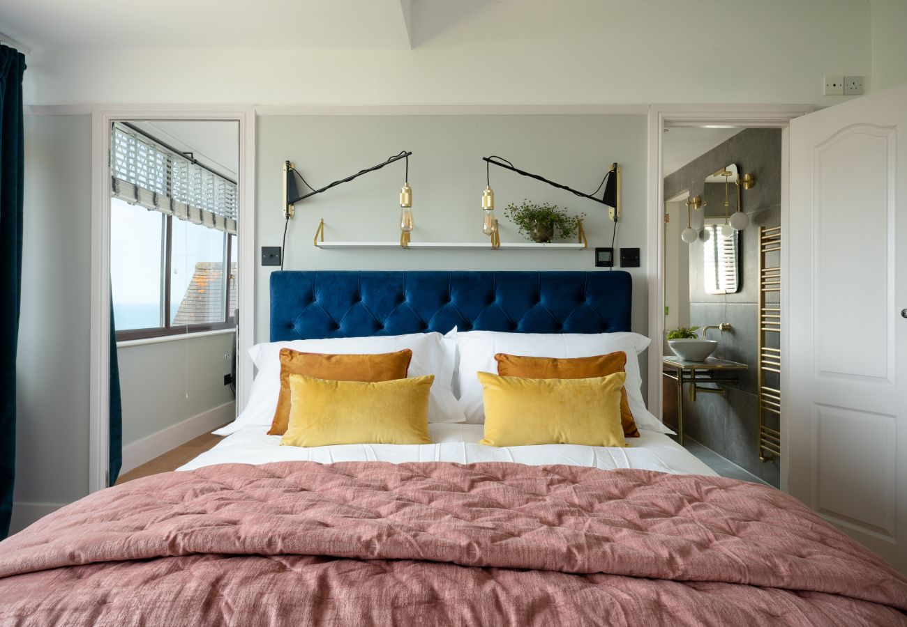 House in Paignton - The Spinney - Large home with hot tub, gym, amazing sea views