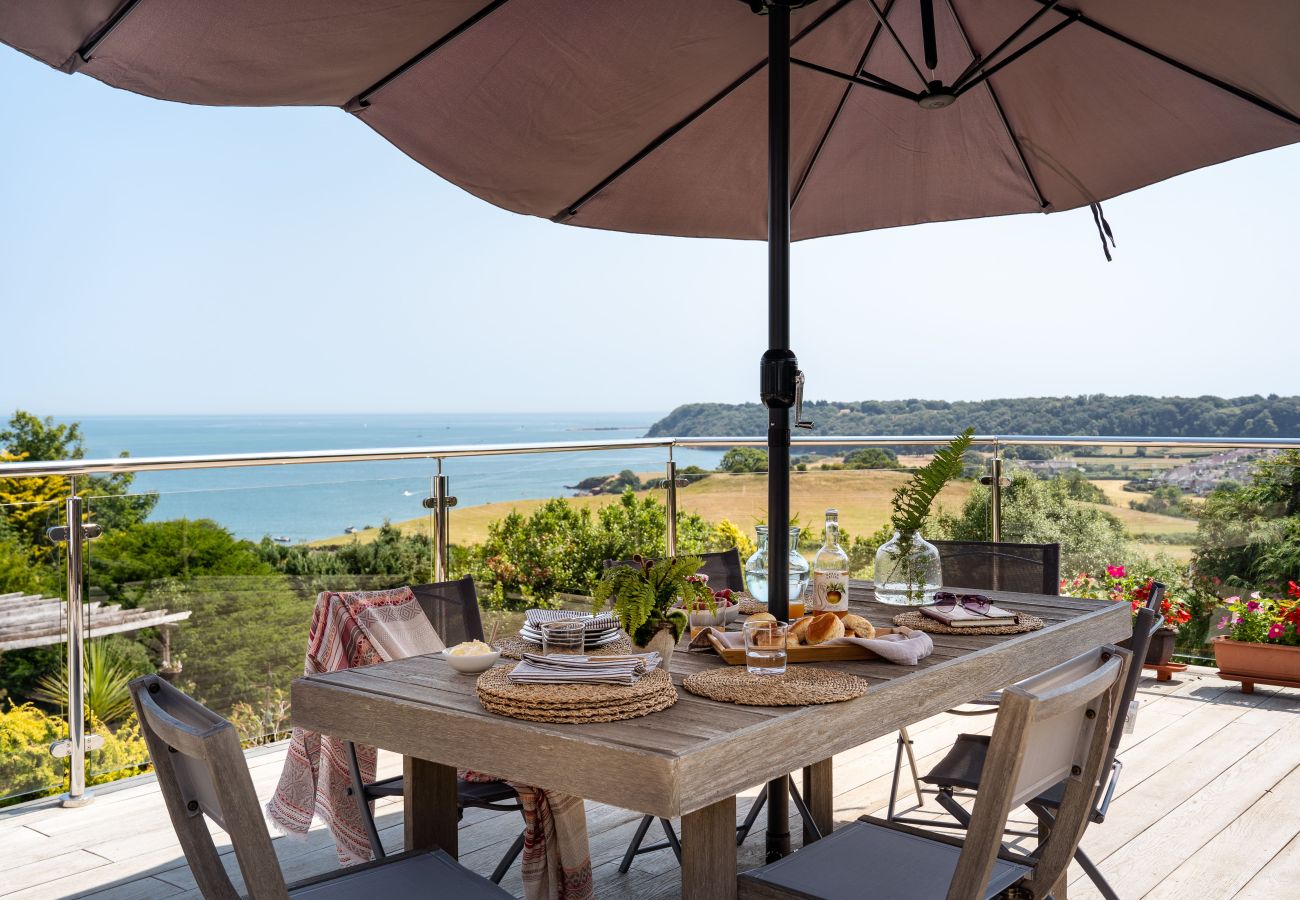 House in Paignton - The Spinney - Large home with hot tub, gym, amazing sea views