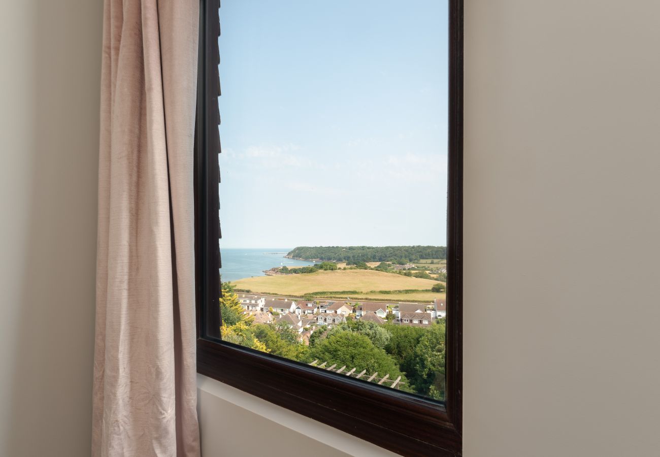 House in Paignton - The Spinney - Large home with hot tub, gym, amazing sea views