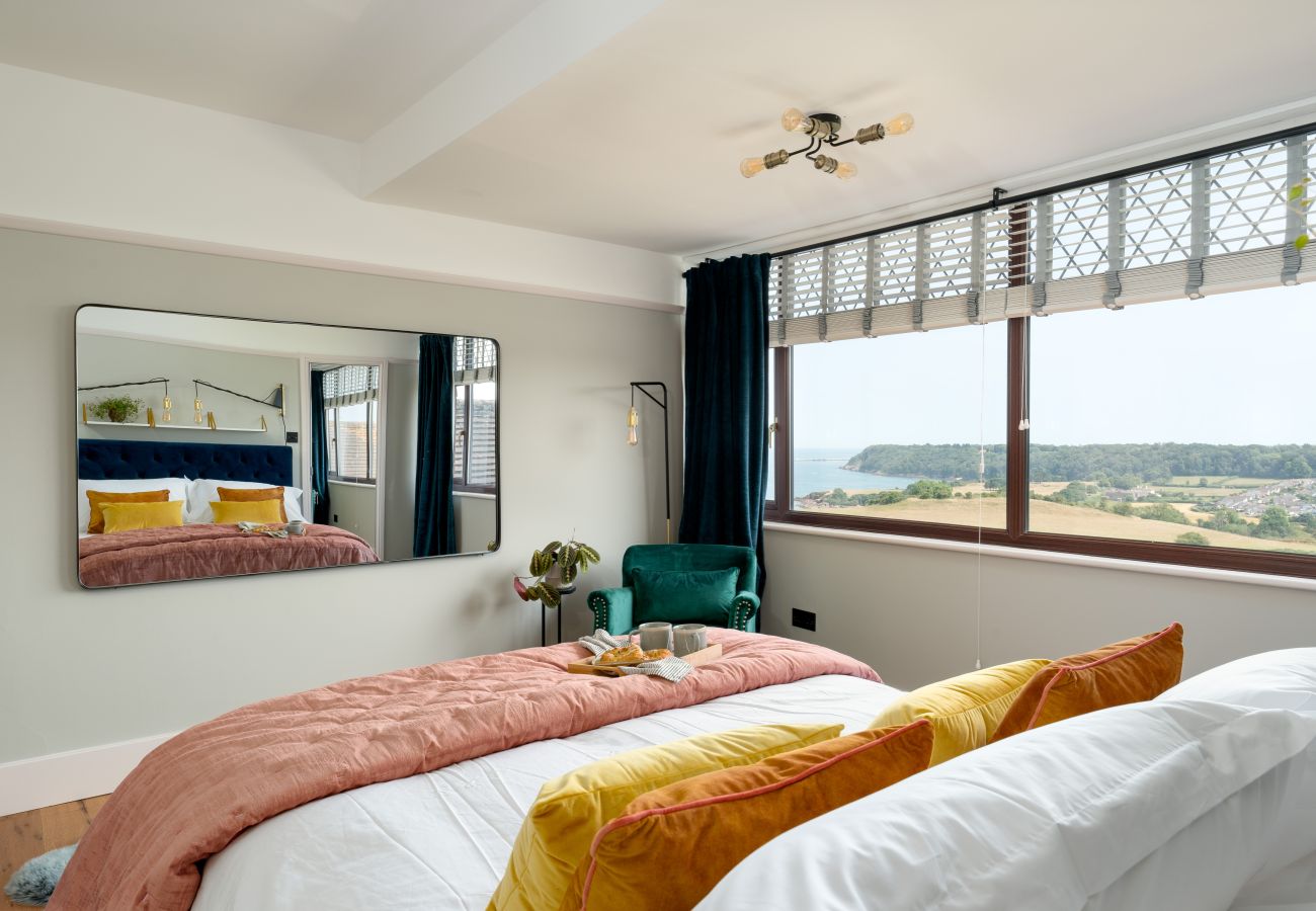 House in Paignton - The Spinney - Large home with hot tub, gym, amazing sea views