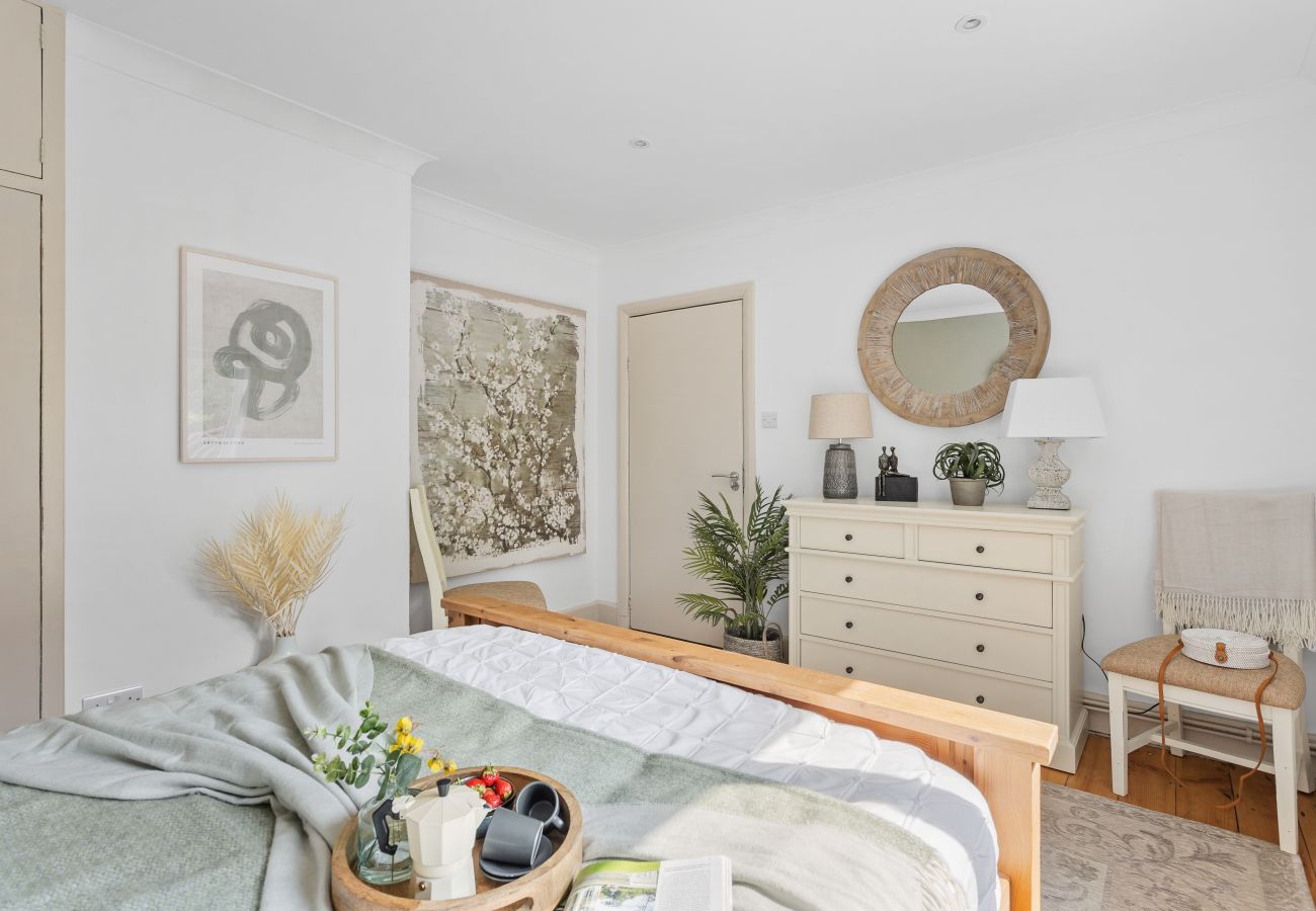 Bramblewood- Maidencombe Sleeps 6 with hot tub - Bedroom