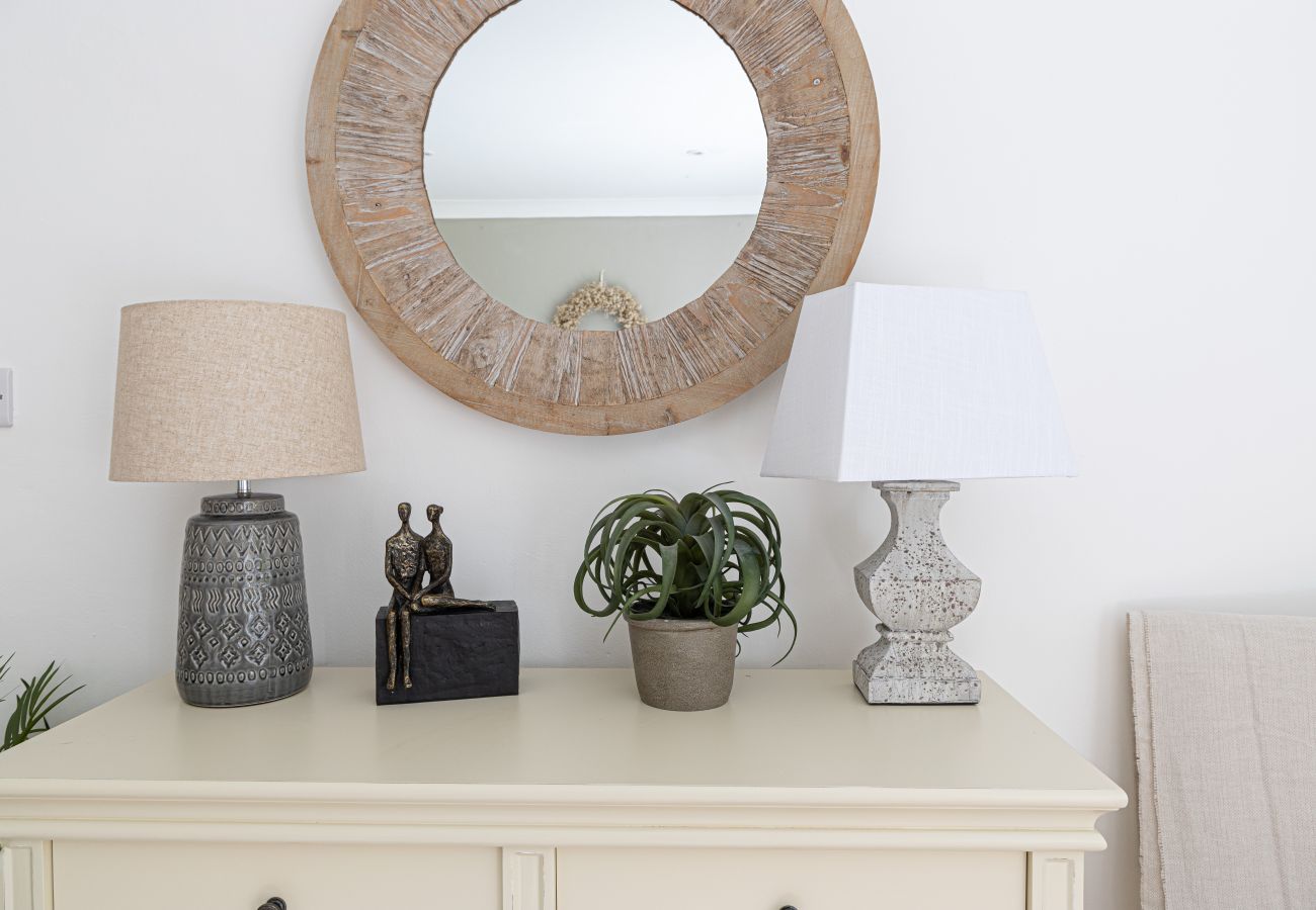 Fresh Escapes - Bramblewood- Maidencombe Sleeps 6 - Bedroom