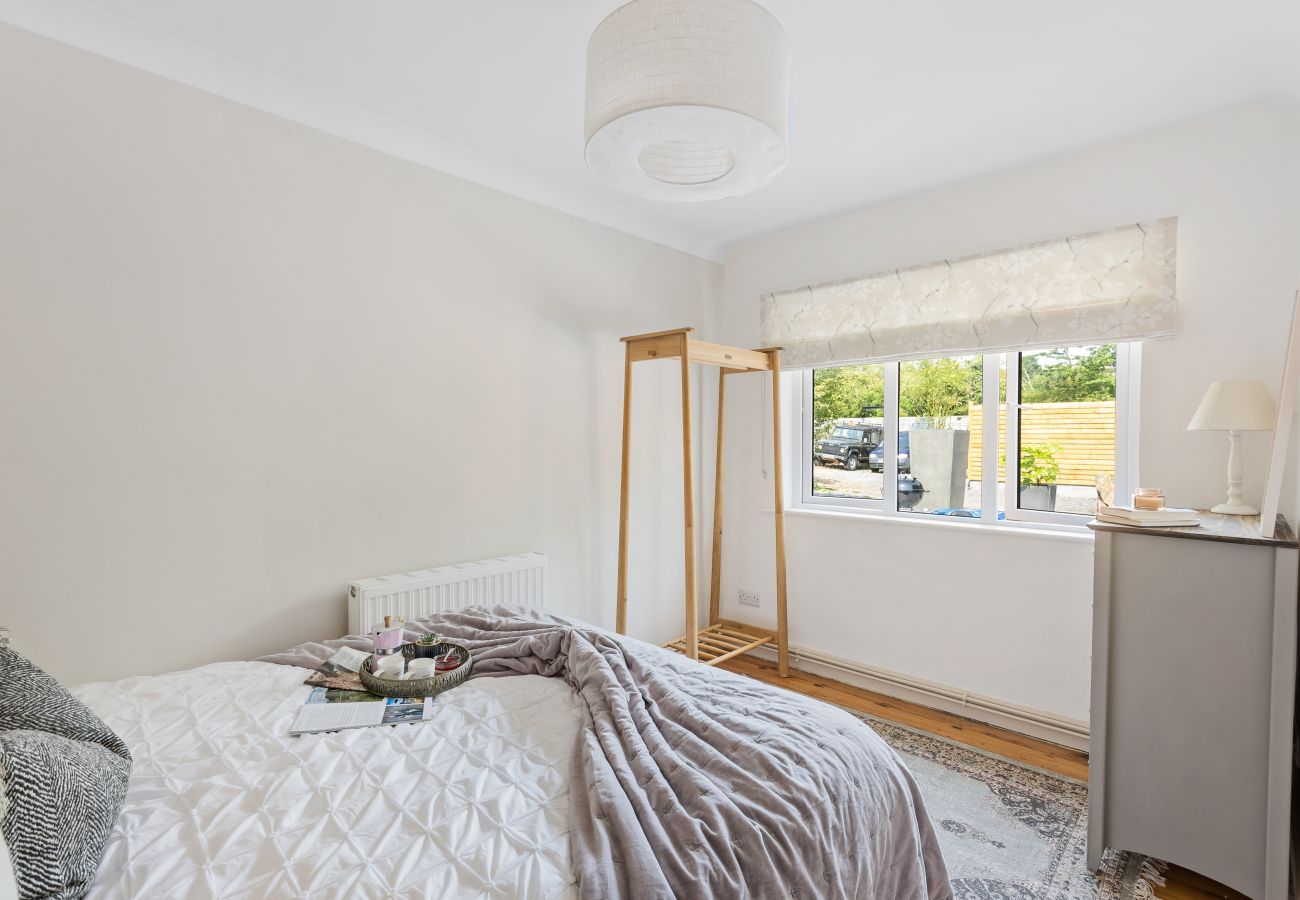 Fresh Escapes - Bramblewood- Maidencombe Sleeps 6 - Bedroom