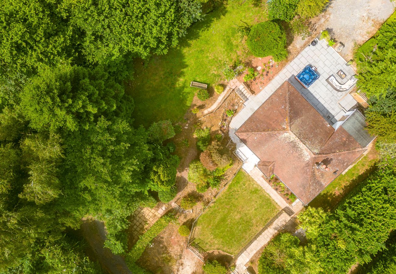 House in Maidencombe - Bramblewood - cosy chic, hot tub, close to beach