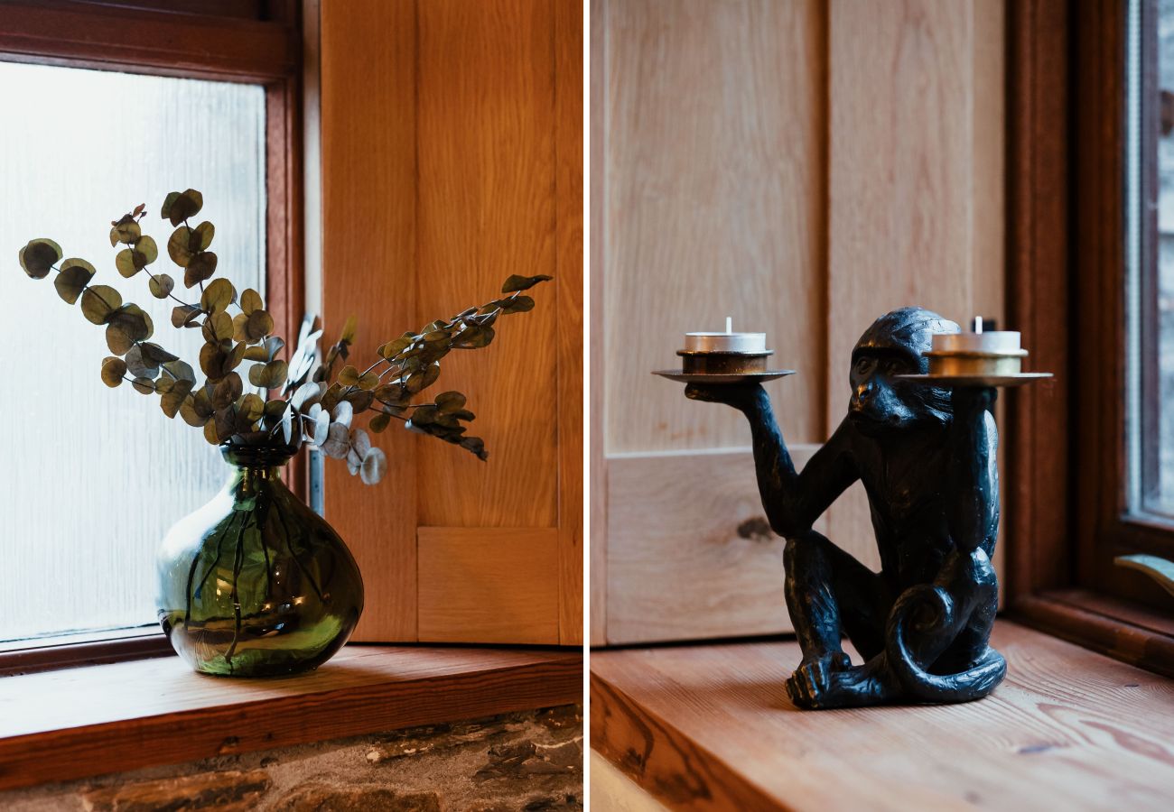 Cottage in Berry Pomeroy - The Old Coach House - cosy barn, garden and parking