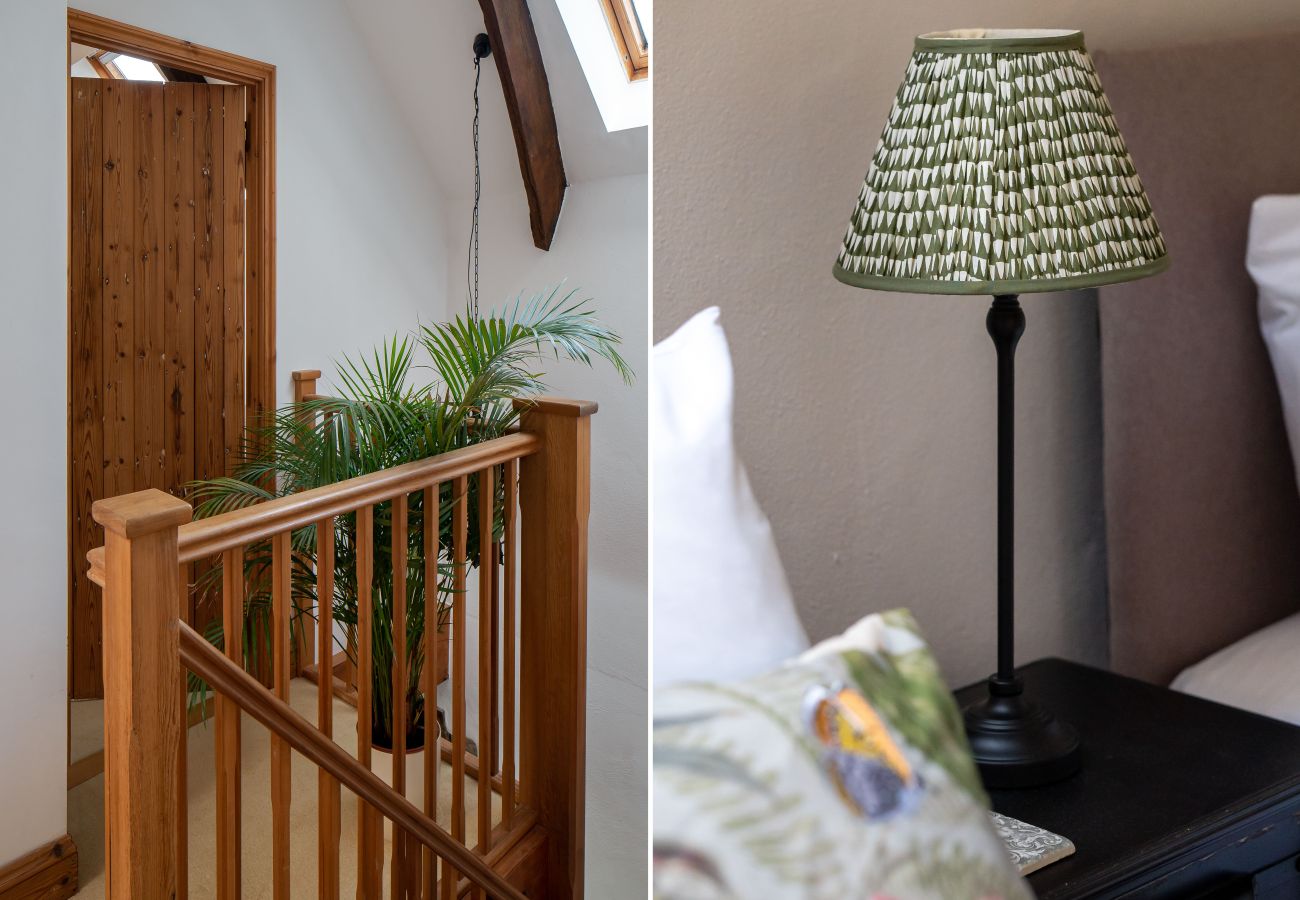 Cottage in Berry Pomeroy - The Old Coach House - cosy barn, garden and parking