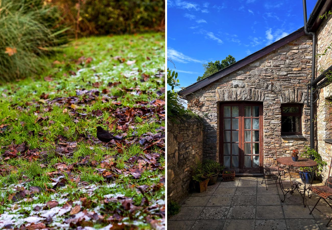 Cottage in Berry Pomeroy - The Old Coach House - cosy barn, garden and parking