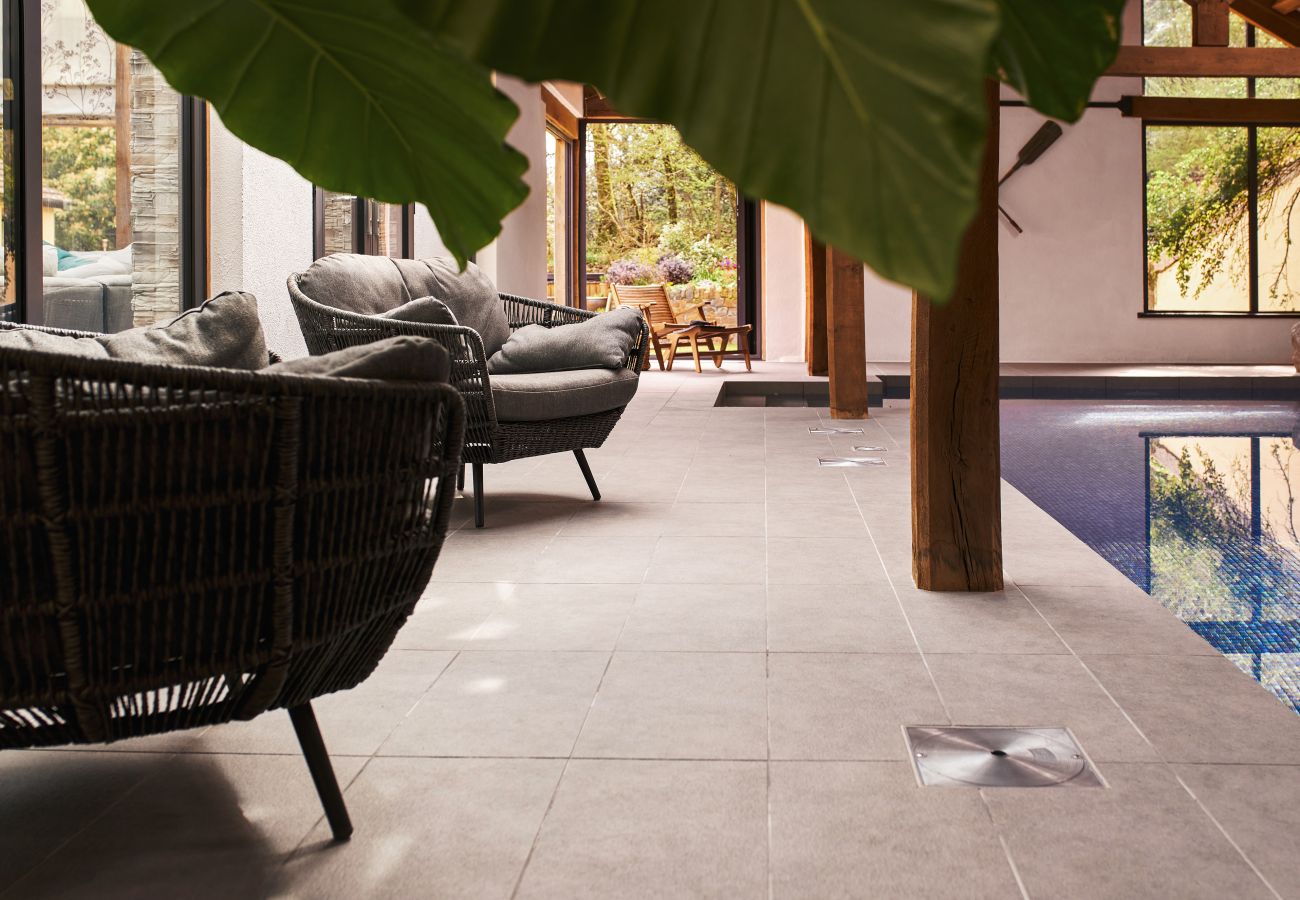 Fresh Escapes - Swifts Return - Romantic -  hot tub , sauna, pool