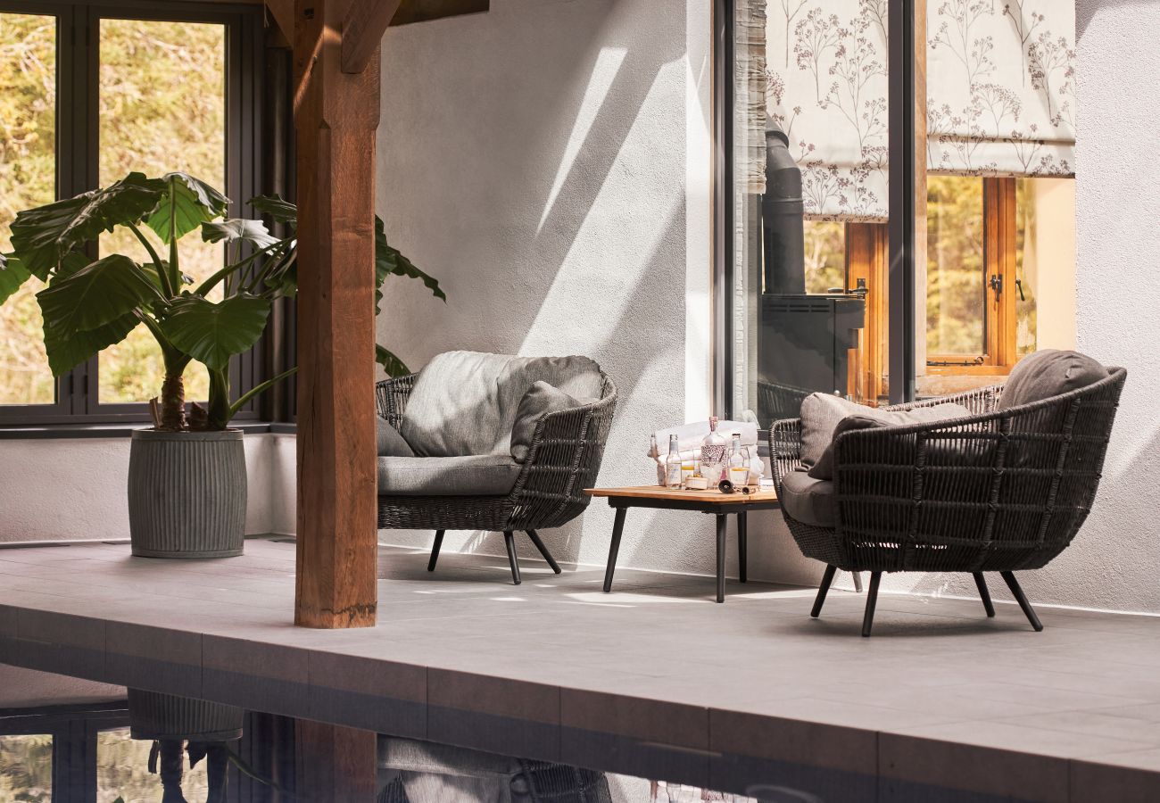 Fresh Escapes - Swifts Return - Romantic -  hot tub , sauna, pool